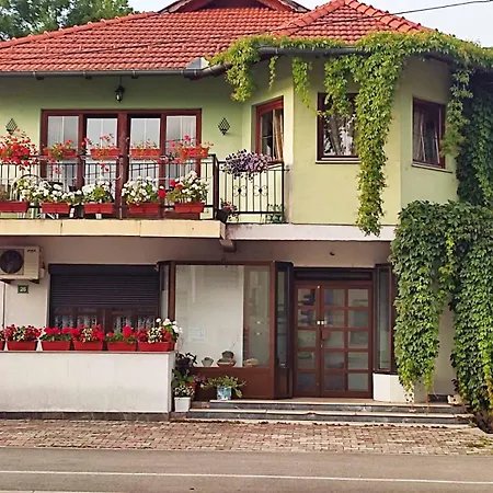 Hujic